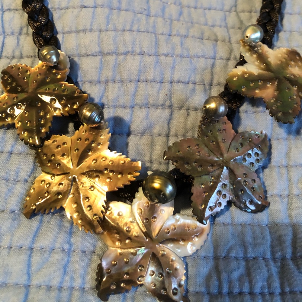 Tahitian pearl necklace